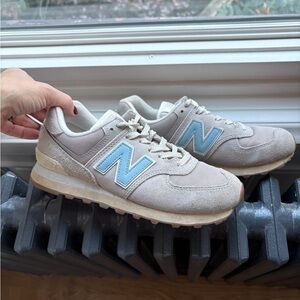 New Balance Women's Sneakers in Beige and Light Blue